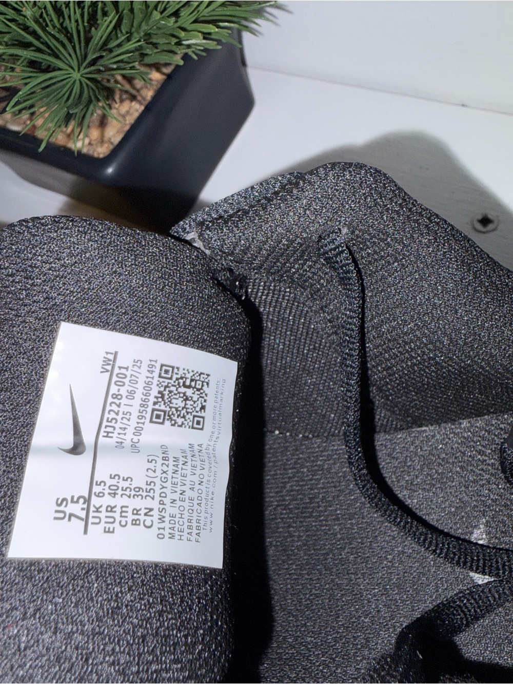 Nike Kids Black Reflective Mesh Sneakers V5 RNR - Picture 11 of 11